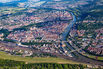 Vue aérienne de Quartier Altstadt in Würzburg dans le département Bavière, Allemagne