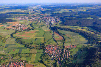 Vue aérienne de Taubertal à Tauberbischofsheim à le quartier Impfingen in Tauberbischofsheim dans le département Bade-Wurtemberg, Allemagne