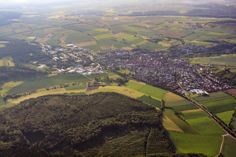 Vue aérienne de Village - vue du sud-est à Külsheim dans le département Bade-Wurtemberg, Allemagne