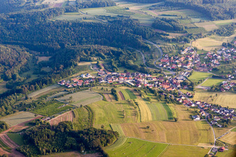 Vue aérienne de Champs agricoles et terres agricoles à le quartier Laudenberg in Limbach dans le département Bade-Wurtemberg, Allemagne