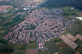 Enregistrement par drone de Quartier Sankt Leon in St. Leon-Rot dans le département Bade-Wurtemberg, Allemagne