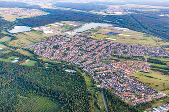 Vue aérienne de Du nord à le quartier Wiesental in Waghäusel dans le département Bade-Wurtemberg, Allemagne