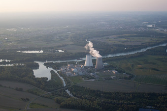 Philippsburg dans le département Bade-Wurtemberg, Allemagne vu d'un drone