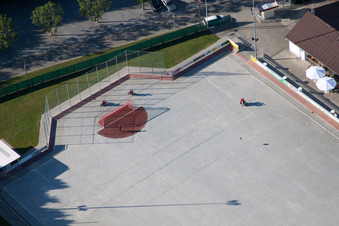 MSC Taifun, terrain de vélo-ball à le quartier Mörsch in Rheinstetten dans le département Bade-Wurtemberg, Allemagne d'en haut