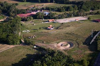 Haras de la Neée à Neewiller-près-Lauterbourg dans le département Bas Rhin, France d'un drone