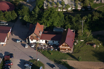Vue d'oiseau de Haras de la Neée à Neewiller-près-Lauterbourg dans le département Bas Rhin, France