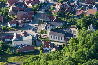 Vue aérienne de Bâtiment religieux à Néewiller-prés-Lauterbourg à Neewiller-près-Lauterbourg dans le département Bas Rhin, France