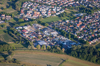 Vue aérienne de Zone industrielle de Benzstr à le quartier Würmersheim in Durmersheim dans le département Bade-Wurtemberg, Allemagne