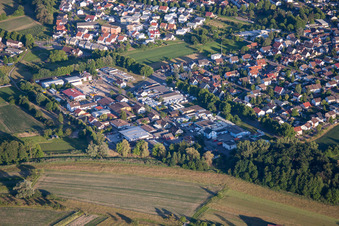 Vue aérienne de Zone industrielle de Benzstr à le quartier Würmersheim in Durmersheim dans le département Bade-Wurtemberg, Allemagne