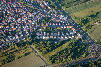 Vue aérienne de Rue Franz-Allgaier à le quartier Mörsch in Rheinstetten dans le département Bade-Wurtemberg, Allemagne