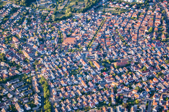 Vue aérienne de Du sud à le quartier Mörsch in Rheinstetten dans le département Bade-Wurtemberg, Allemagne