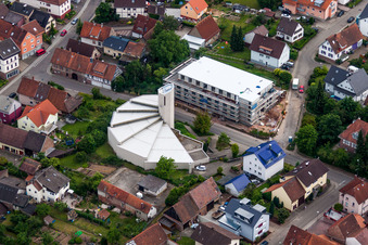 Vue aérienne de Saint Antoine à le quartier Spessart in Ettlingen dans le département Bade-Wurtemberg, Allemagne