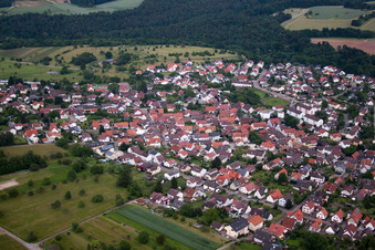Image drone de Quartier Ittersbach in Karlsbad dans le département Bade-Wurtemberg, Allemagne