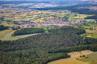 Vue aérienne de Quartier Ottenhausen in Straubenhardt dans le département Bade-Wurtemberg, Allemagne