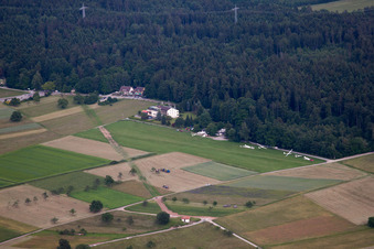 Vue aérienne de Schwann, aérodrome de vol à voile à le quartier Conweiler in Straubenhardt dans le département Bade-Wurtemberg, Allemagne