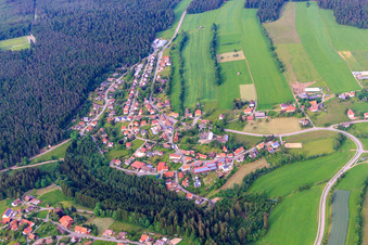 Vue aérienne de Waldstr à le quartier Naislach in Oberreichenbach dans le département Bade-Wurtemberg, Allemagne
