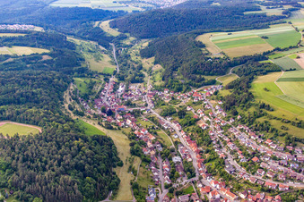 Vue aérienne de Dans le Flöschle à le quartier Sulz am Eck in Wildberg dans le département Bade-Wurtemberg, Allemagne