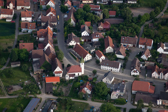 Vue aérienne de Église Saint-Jacques à le quartier Haslach in Herrenberg dans le département Bade-Wurtemberg, Allemagne