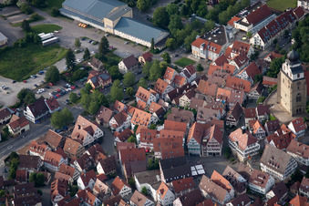 Vue aérienne de Place du marché et Rathausgasse à Herrenberg dans le département Bade-Wurtemberg, Allemagne