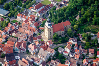 Vue aérienne de Collégiale de la vieille ville - Centre du centre-ville à Herrenberg dans le département Bade-Wurtemberg, Allemagne
