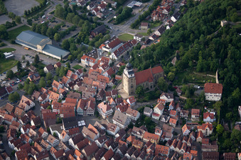 Vue aérienne de Place du marché et collégiale à Herrenberg dans le département Bade-Wurtemberg, Allemagne