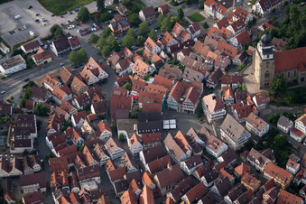 Vue aérienne de Vieille ville avec place du marché à Herrenberg dans le département Bade-Wurtemberg, Allemagne