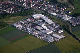 Vue aérienne de Zone industrielle de Hagenring à le quartier Altingen in Ammerbuch dans le département Bade-Wurtemberg, Allemagne