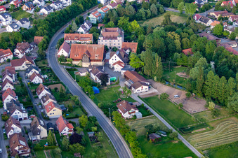 Vue aérienne de Musée du Château à le quartier Poltringen in Ammerbuch dans le département Bade-Wurtemberg, Allemagne