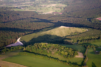 Vue aérienne de Décharge de Monte Scherbelino à le quartier Gönningen in Reutlingen dans le département Bade-Wurtemberg, Allemagne