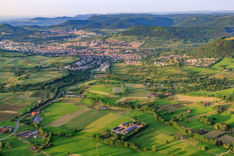Vue aérienne de Rue Gönninger à Pfullingen dans le département Bade-Wurtemberg, Allemagne