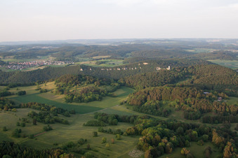 Vue aérienne de Château Lichtenstein à le quartier Honau in Lichtenstein dans le département Bade-Wurtemberg, Allemagne