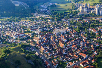 Vue aérienne de Vue de la ville depuis le nord-ouest à Schelklingen dans le département Bade-Wurtemberg, Allemagne