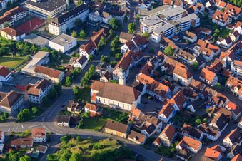 Vue aérienne de Église catholique du Sacré-Cœur à Schelklingen dans le département Bade-Wurtemberg, Allemagne
