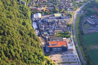 Vue aérienne de TEVA GmbH (anciennement Merckle GmbH) à le quartier Weiler in Blaubeuren dans le département Bade-Wurtemberg, Allemagne