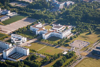 Vue aérienne de Complexe immobilier de l'Institut Daimler TSS GmbH à le quartier Eselsberg in Ulm dans le département Bade-Wurtemberg, Allemagne