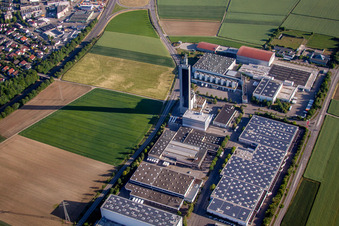Vue aérienne de Zone industrielle et commerciale de Franzenhäuser Weg à le quartier Jungingen in Ulm dans le département Bade-Wurtemberg, Allemagne