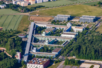 Vue aérienne de Campus universitaire Ulm avec Institut des composants et circuits électroniques à le quartier Eselsberg in Ulm dans le département Bade-Wurtemberg, Allemagne