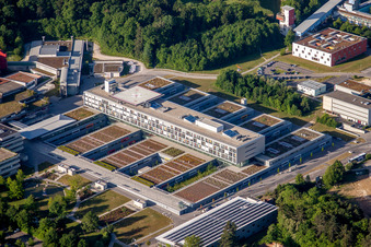 Vue aérienne de Campus universitaire Ulm avec Institut des composants et circuits électroniques à le quartier Eselsberg in Ulm dans le département Bade-Wurtemberg, Allemagne