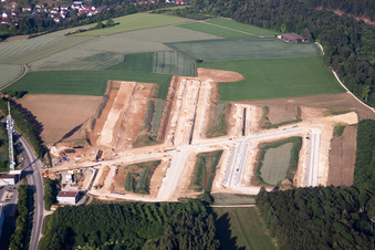 Vue aérienne de Chantier de construction avec aménagement et terrassement pour la nouvelle zone de développement de la Marie-Goeppert-Mayer Straße à le quartier Eselsberg in Ulm dans le département Bade-Wurtemberg, Allemagne
