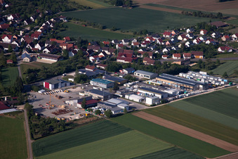 Photographie aérienne de Vue des rues et des maisons dans les quartiers résidentiels à le quartier Asch in Blaubeuren dans le département Bade-Wurtemberg, Allemagne
