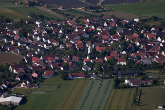 Vue oblique de Vue des rues et des maisons dans les quartiers résidentiels à le quartier Asch in Blaubeuren dans le département Bade-Wurtemberg, Allemagne