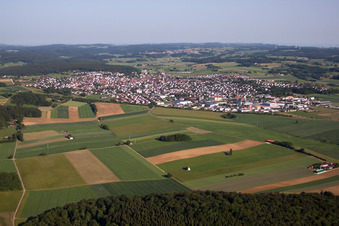 Vue aérienne de Champs agricoles et terres agricoles à Laichingen dans le département Bade-Wurtemberg, Allemagne