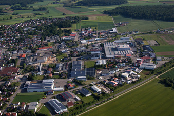 Vue aérienne de Zone industrielle Gottlieb-Daimler-Straße à Laichingen dans le département Bade-Wurtemberg, Allemagne