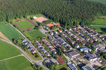 Laichingen dans le département Bade-Wurtemberg, Allemagne depuis l'avion