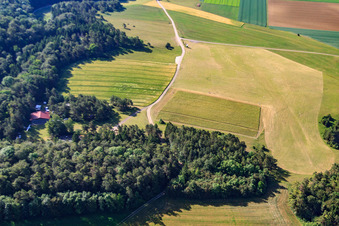Vue aérienne de Aéroport Schlechtenfeld à le quartier Schlechtenfeld in Ehingen dans le département Bade-Wurtemberg, Allemagne
