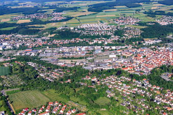 Vue aérienne de Zone industrielle de Freiburger Straße avec Vollmer Werke Maschinenfabrik GmbH à le quartier Birkendorf in Biberach an der Riß dans le département Bade-Wurtemberg, Allemagne