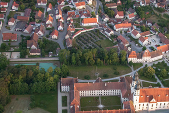 Vue aérienne de Monastère à Obermarchtal dans le département Bade-Wurtemberg, Allemagne