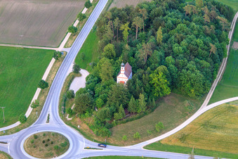 Vue aérienne de Chapelle Saint-Joseph à le quartier Kirchen in Ehingen dans le département Bade-Wurtemberg, Allemagne