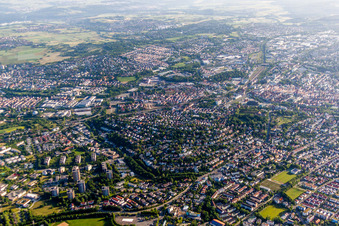 Vue aérienne de Vue des rues et des maisons dans les quartiers résidentiels à Reutlingen dans le département Bade-Wurtemberg, Allemagne
