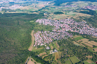 Vue aérienne de De l'est à le quartier Ohmenhausen in Reutlingen dans le département Bade-Wurtemberg, Allemagne